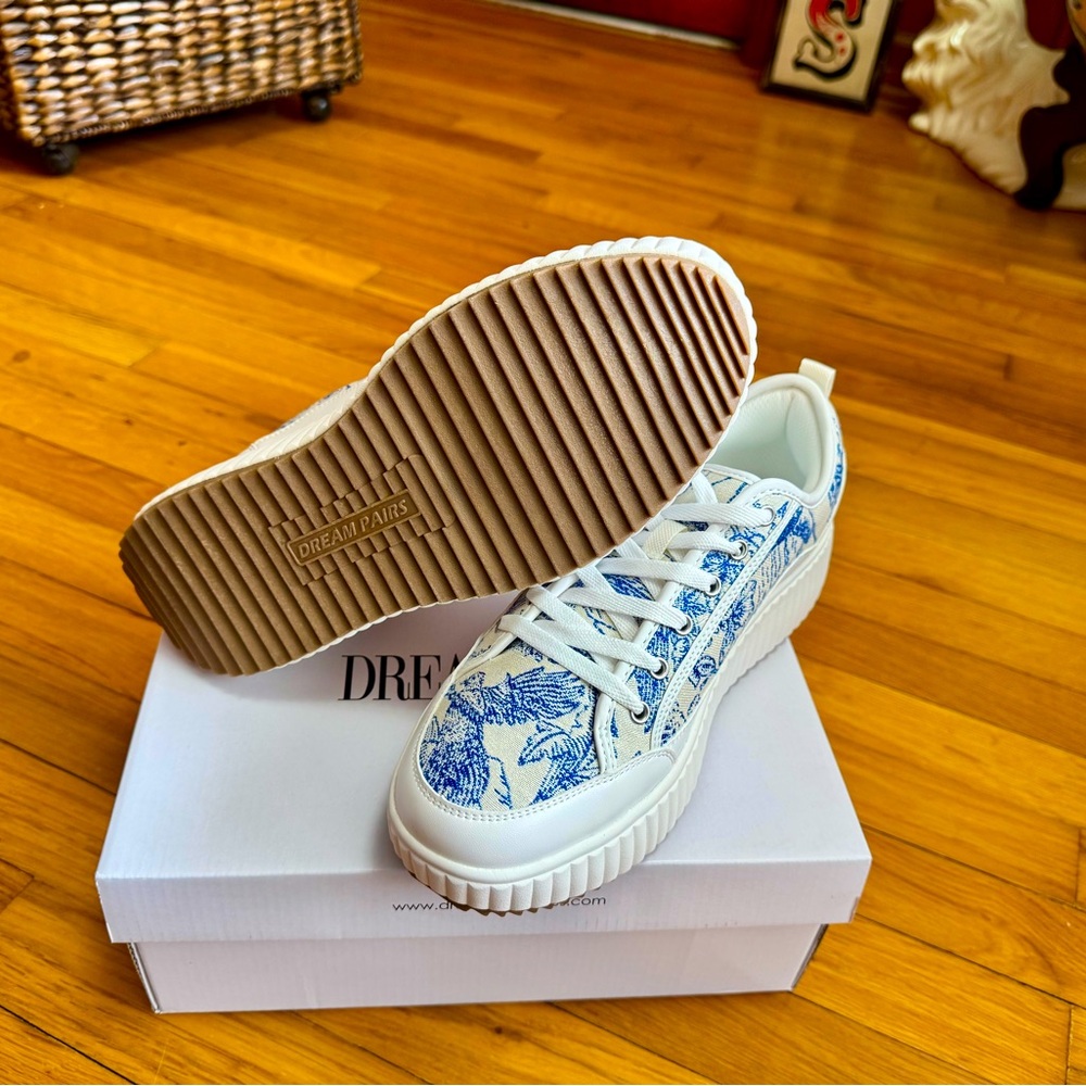 Chinoiserie Pattern Blue & White Canvas Toile Platform Sneakers NIB - Picture 8 of 11